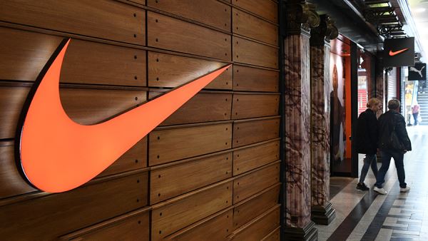 Глава Nike принял решение об уходе в отставку